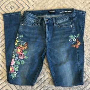 Bebe Women's Blue Jeans with Floral Embroidery